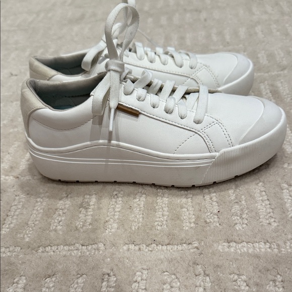 Dr. Scholl's “Women’s Time off” White Sneakers - Picture 6 of 10